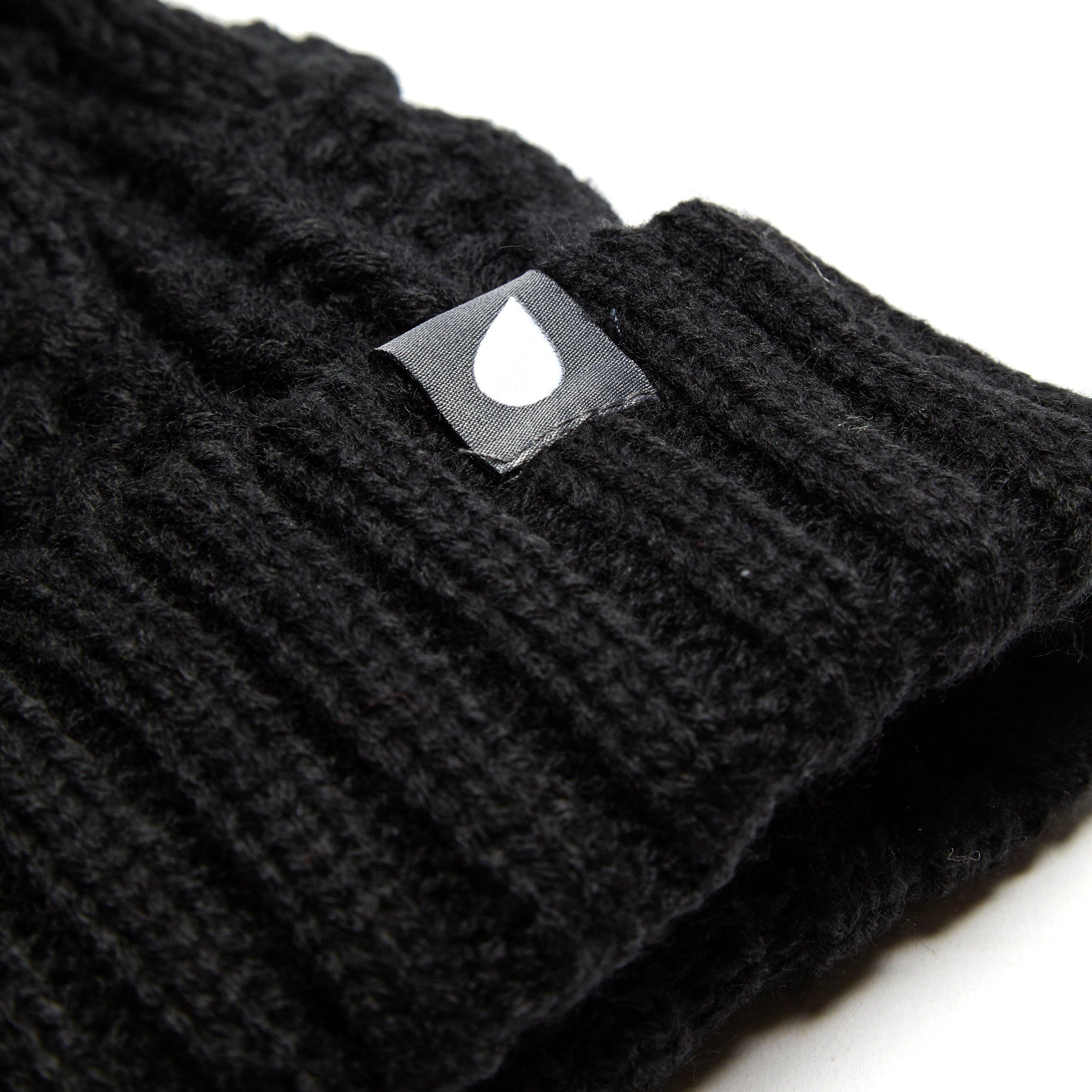 Women's Daisy Cable Knit Bobble Hat - Image 2